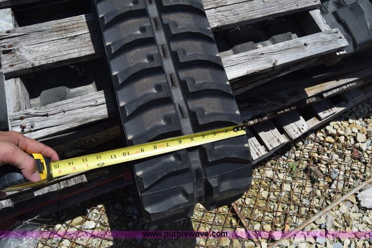 image for item BF9795 (4) rubber tracks