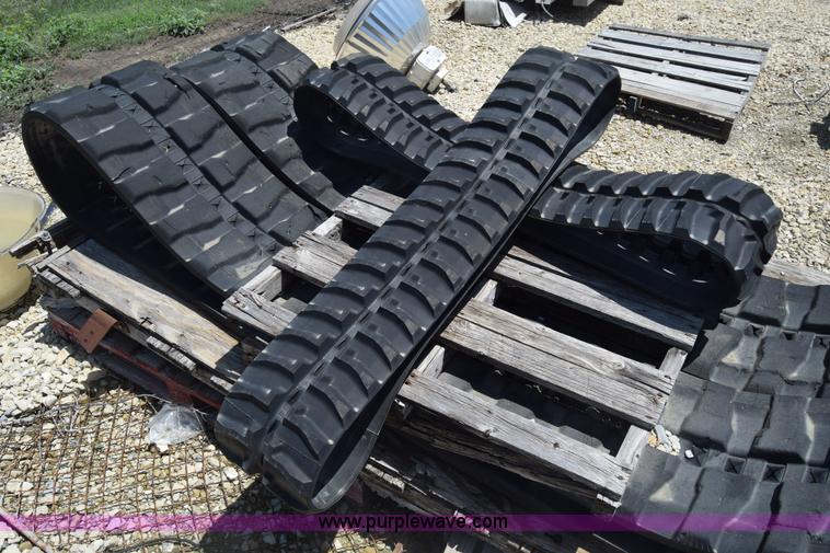 image for item BF9795 (4) rubber tracks