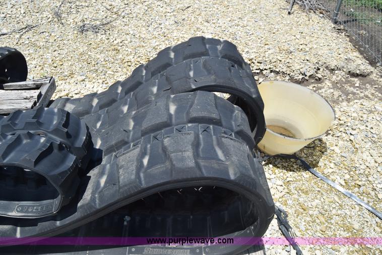 image for item BF9795 (4) rubber tracks