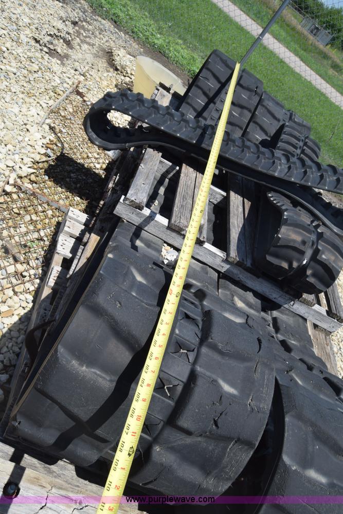 image for item BF9795 (4) rubber tracks