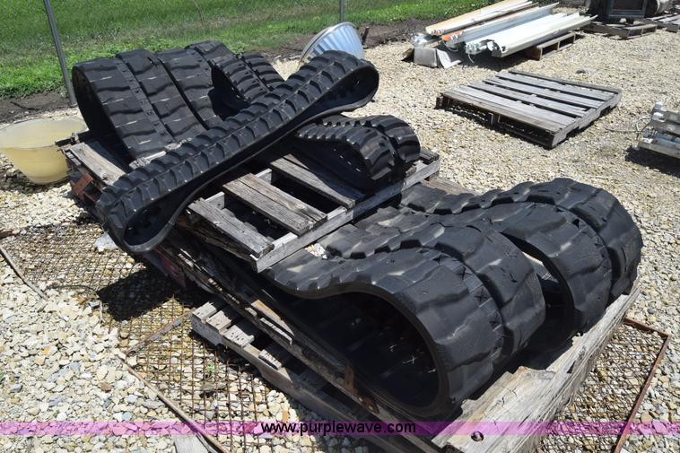 image for item BF9795 (4) rubber tracks
