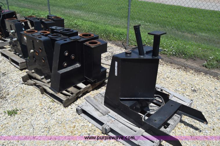 image for item BF9798 (7) hydraulic reservoir tanks