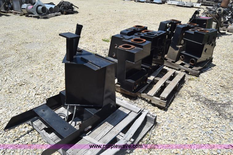 image for item BF9798 (7) hydraulic reservoir tanks