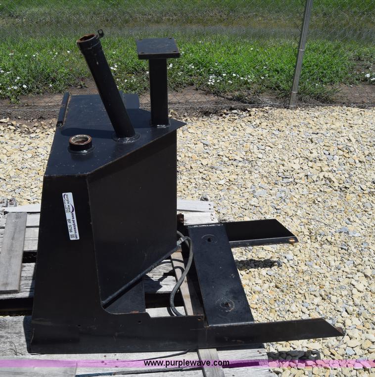 image for item BF9798 (7) hydraulic reservoir tanks