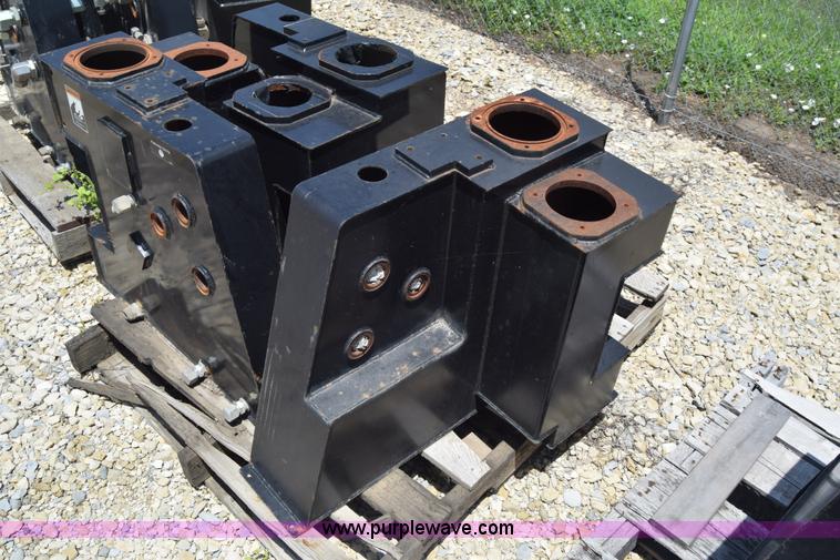 image for item BF9798 (7) hydraulic reservoir tanks