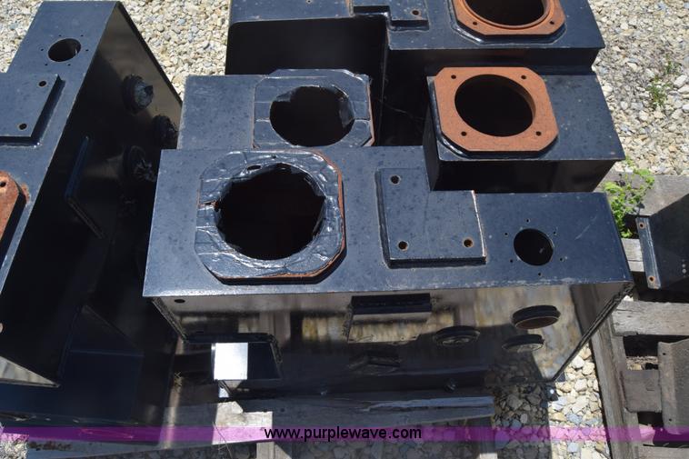 image for item BF9798 (7) hydraulic reservoir tanks