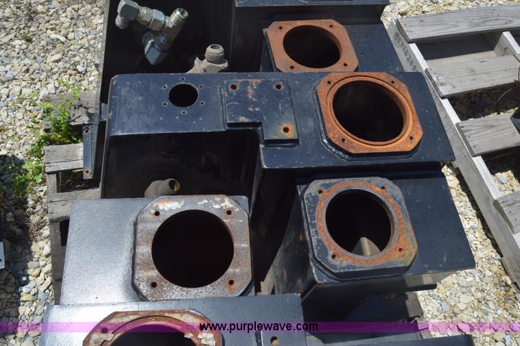 image for item BF9798 (7) hydraulic reservoir tanks