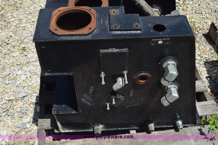 image for item BF9798 (7) hydraulic reservoir tanks
