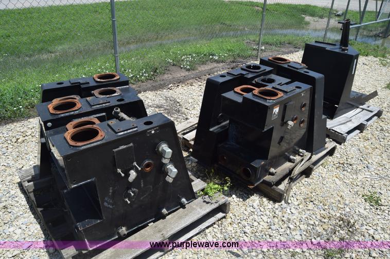 image for item BF9798 (7) hydraulic reservoir tanks