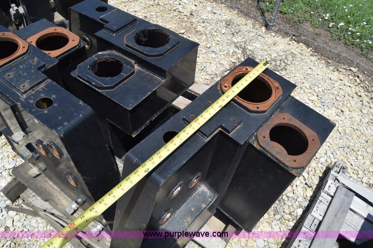 image for item BF9798 (7) hydraulic reservoir tanks