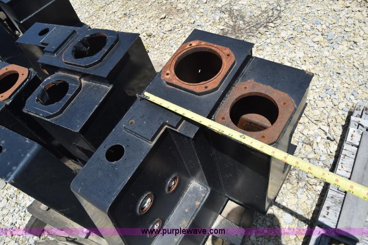 image for item BF9798 (7) hydraulic reservoir tanks