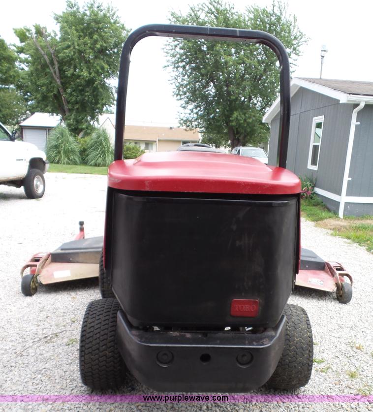 image for item BG9390 2003 Toro Groundsmaster 455D lawn mower