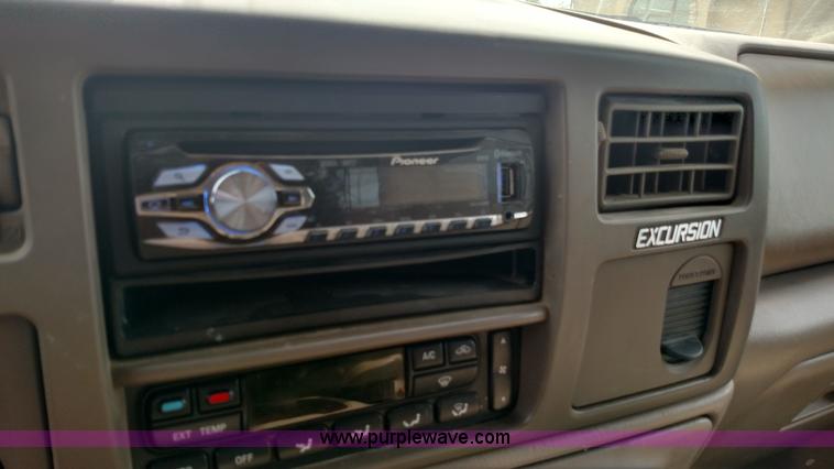 image for item BR9323 2004 Ford Excursion SUV