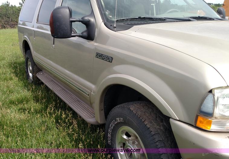 image for item BR9323 2004 Ford Excursion SUV