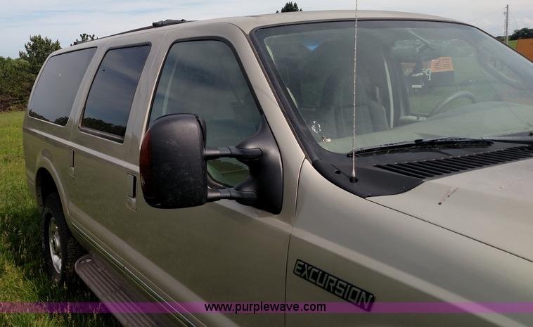 image for item BR9323 2004 Ford Excursion SUV
