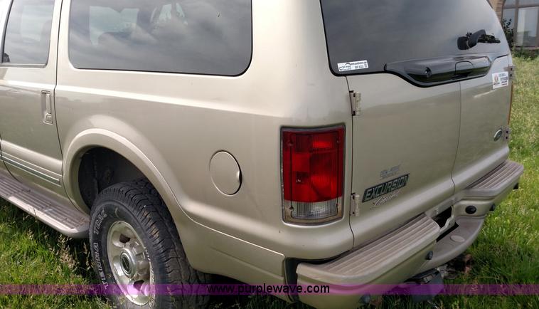 image for item BR9323 2004 Ford Excursion SUV