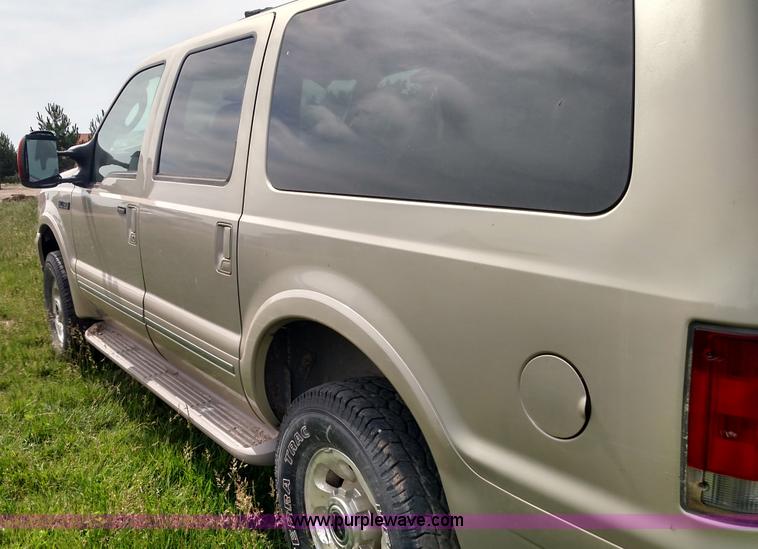 image for item BR9323 2004 Ford Excursion SUV