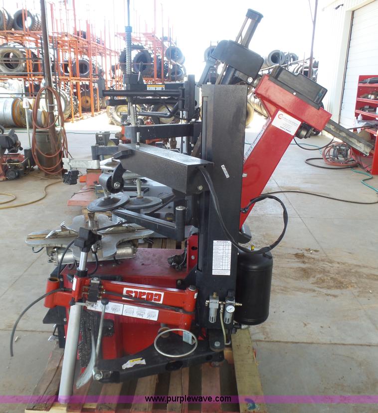 2009 Coats 9024E tire machine in Hugoton, KS Item BY9526 sold