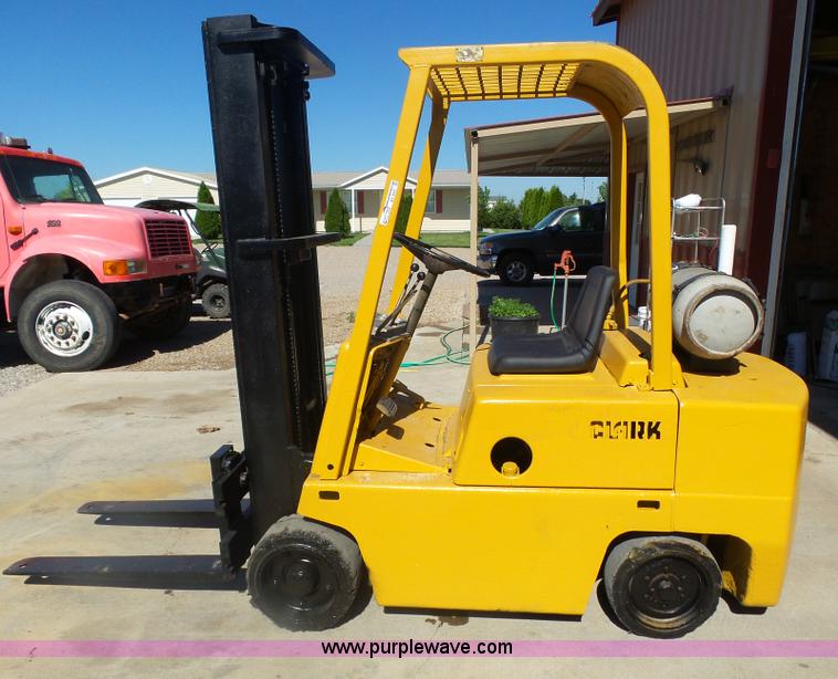 image for item BY9527 Clark C500-45 forklift