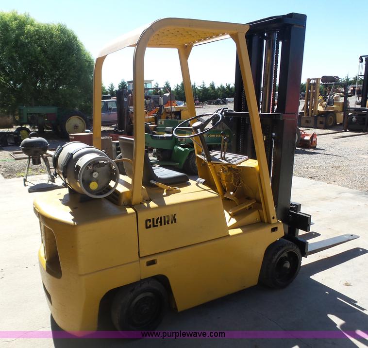 image for item BY9527 Clark C500-45 forklift