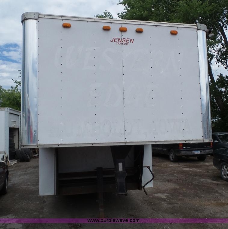 image for item BZ9763 1991 Jensen concession trailer