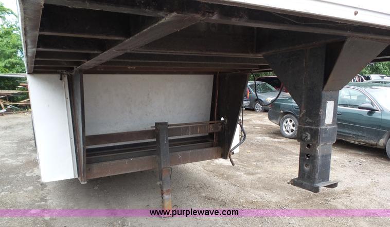 image for item BZ9763 1991 Jensen concession trailer