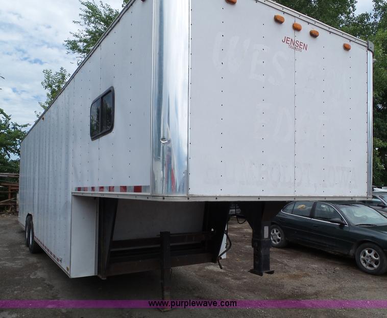 image for item BZ9763 1991 Jensen concession trailer