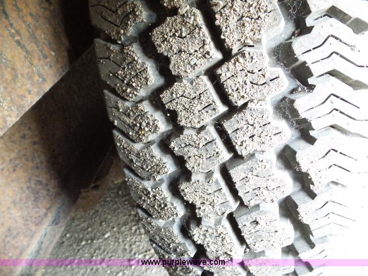 image for item BZ9763 1991 Jensen concession trailer