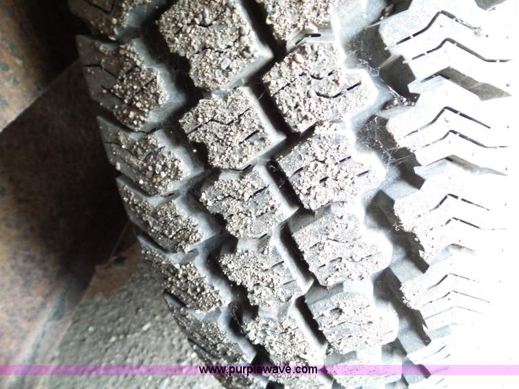 image for item BZ9763 1991 Jensen concession trailer