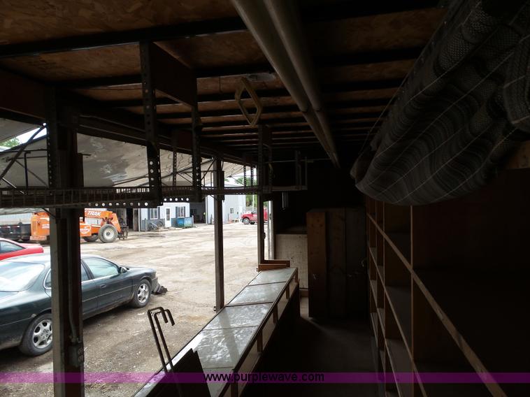 image for item BZ9763 1991 Jensen concession trailer