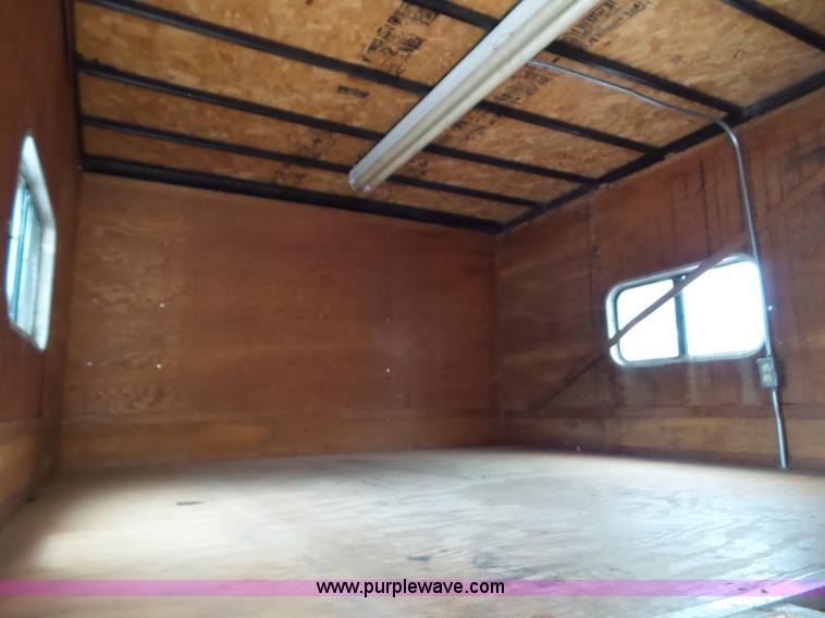 image for item BZ9763 1991 Jensen concession trailer