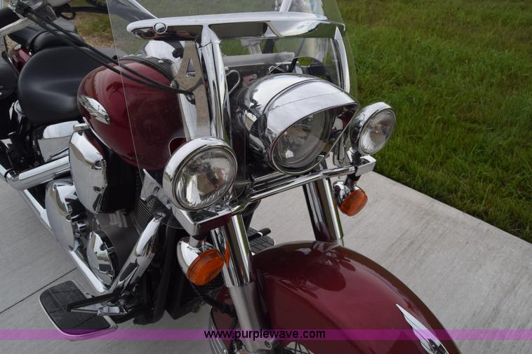 image for item CB9254 2004 Honda VTX1300 motorcycle