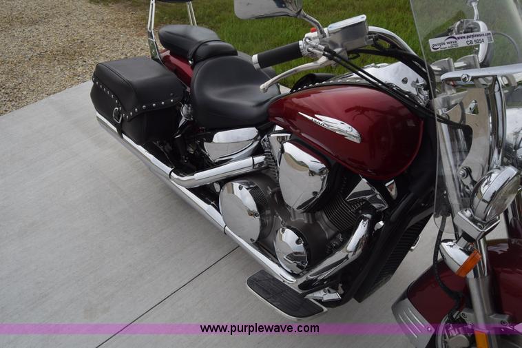 image for item CB9254 2004 Honda VTX1300 motorcycle