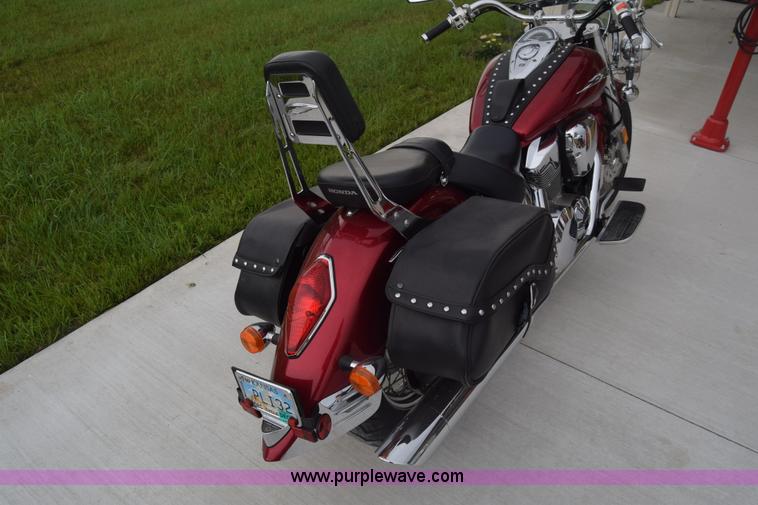 image for item CB9254 2004 Honda VTX1300 motorcycle