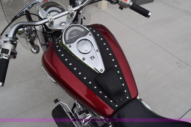 image for item CB9254 2004 Honda VTX1300 motorcycle