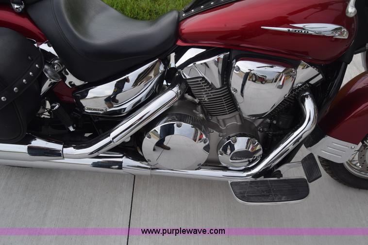 image for item CB9254 2004 Honda VTX1300 motorcycle