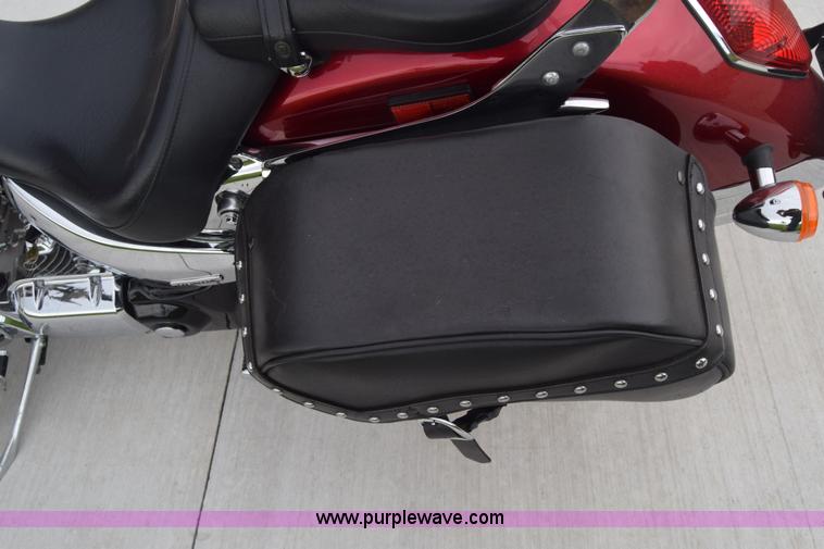 image for item CB9254 2004 Honda VTX1300 motorcycle