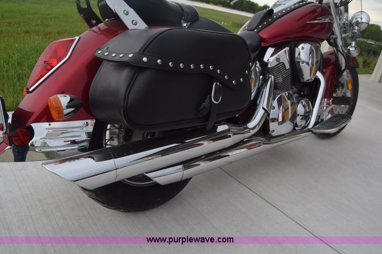 image for item CB9254 2004 Honda VTX1300 motorcycle