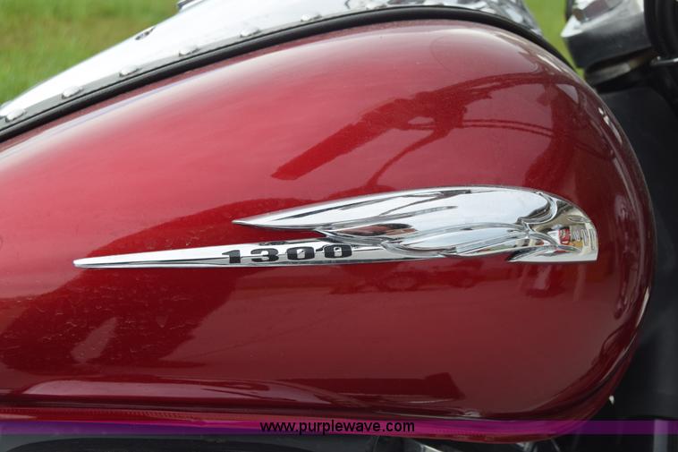 image for item CB9254 2004 Honda VTX1300 motorcycle