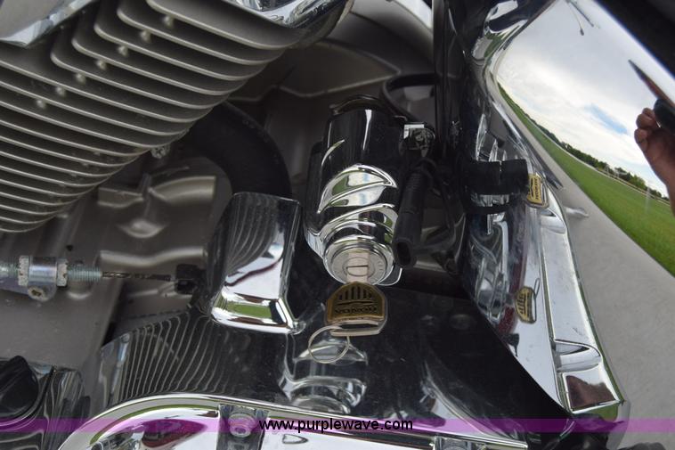 image for item CB9254 2004 Honda VTX1300 motorcycle