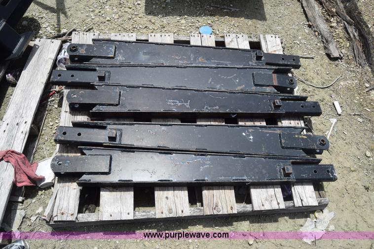 image for item CB9330 Undercarriage parts