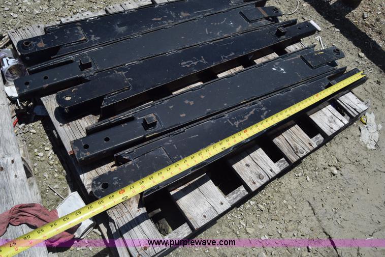 image for item CB9330 Undercarriage parts