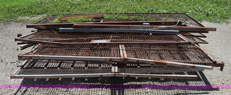 image for item CB9338 Approx. 20 steel cage panels