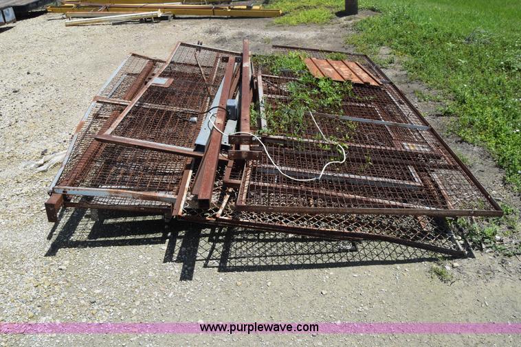 image for item CB9338 Approx. 20 steel cage panels
