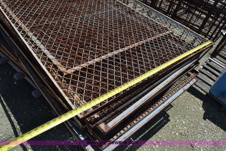 image for item CB9338 Approx. 20 steel cage panels