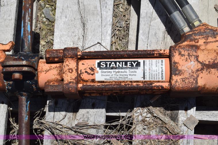 image for item CB9345 (12) hydraulic breakers