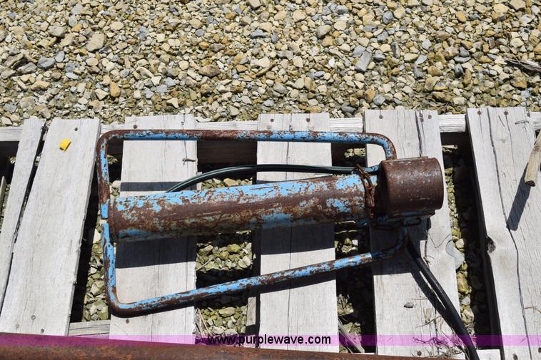 image for item CB9345 (12) hydraulic breakers