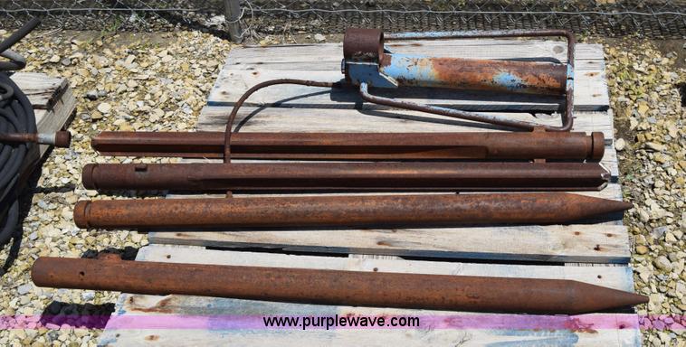 image for item CB9345 (12) hydraulic breakers