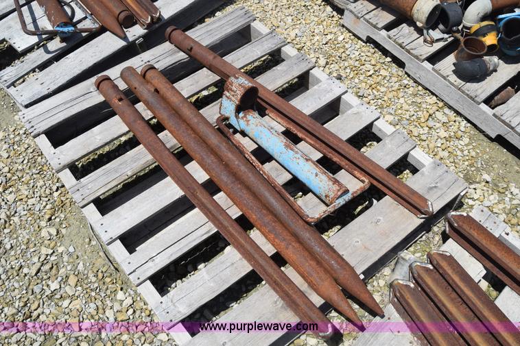 image for item CB9345 (12) hydraulic breakers