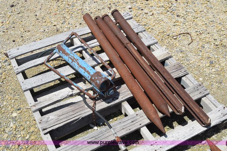 image for item CB9345 (12) hydraulic breakers